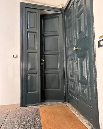 Dama In Center Apartment *