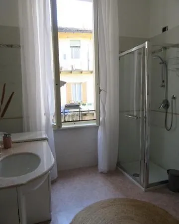 Dama In Center Apartment Como